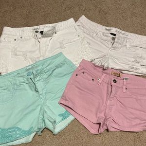 4 pairs of Junior shorts
